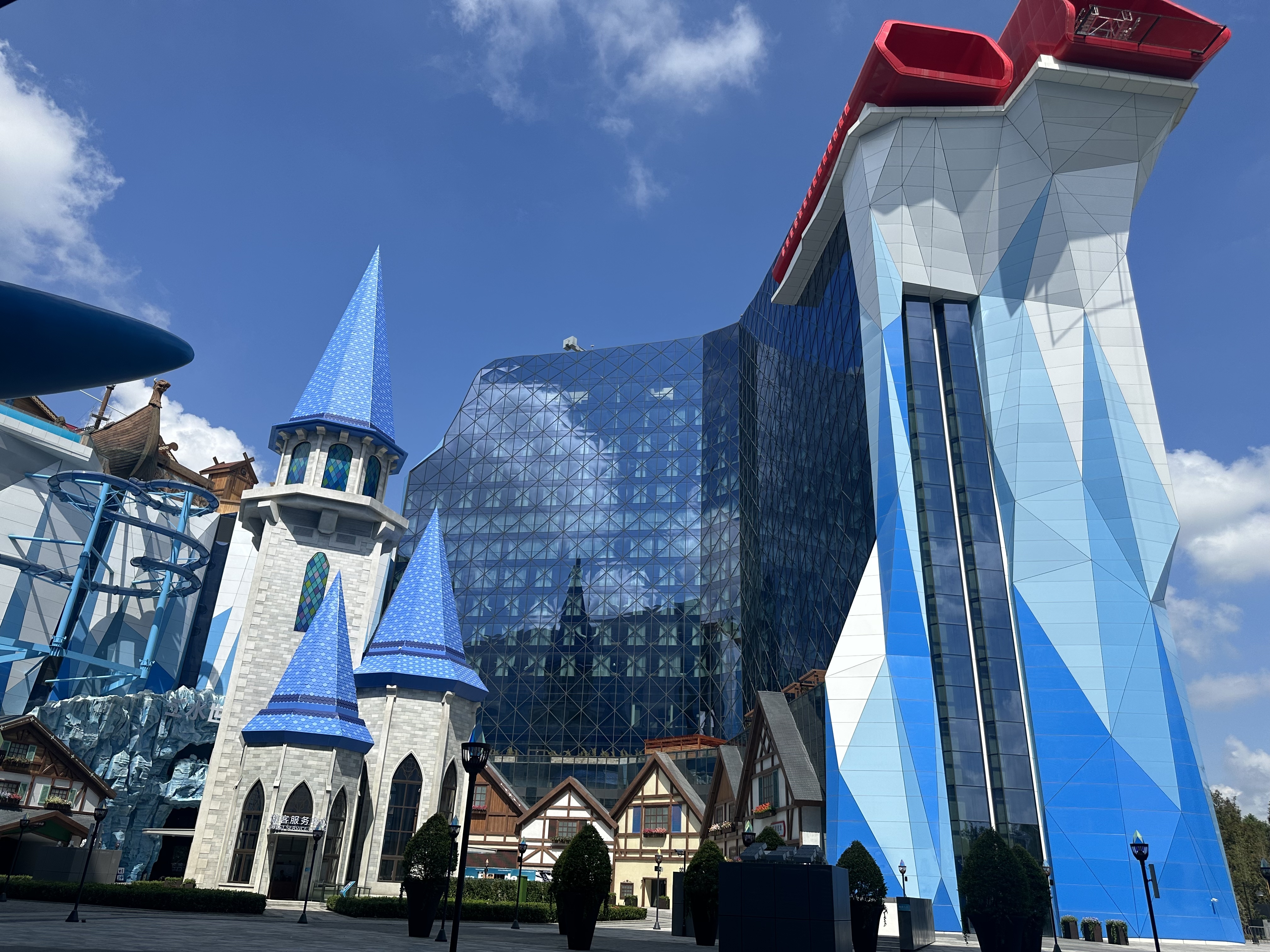 World's Greatest Indoor Ski Resort Equipped With Axess Solutions